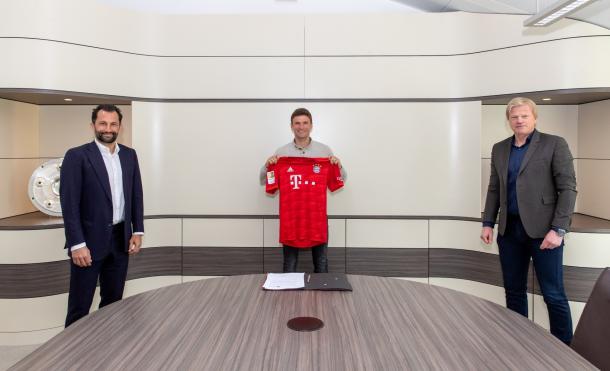 Hasan Salihamidzic, Thomas Müller e Oliver Kahn | Foto: Divulgação/FC Bayern
