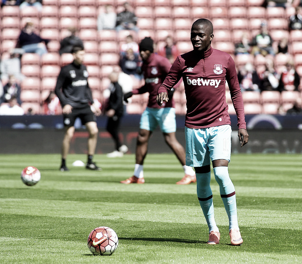 Valencia prepares for West Ham's match with Stoke City