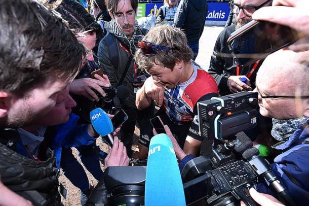 Boasson-Hagen talking to the press after finishing fifth at Roubaix / CyclingNews