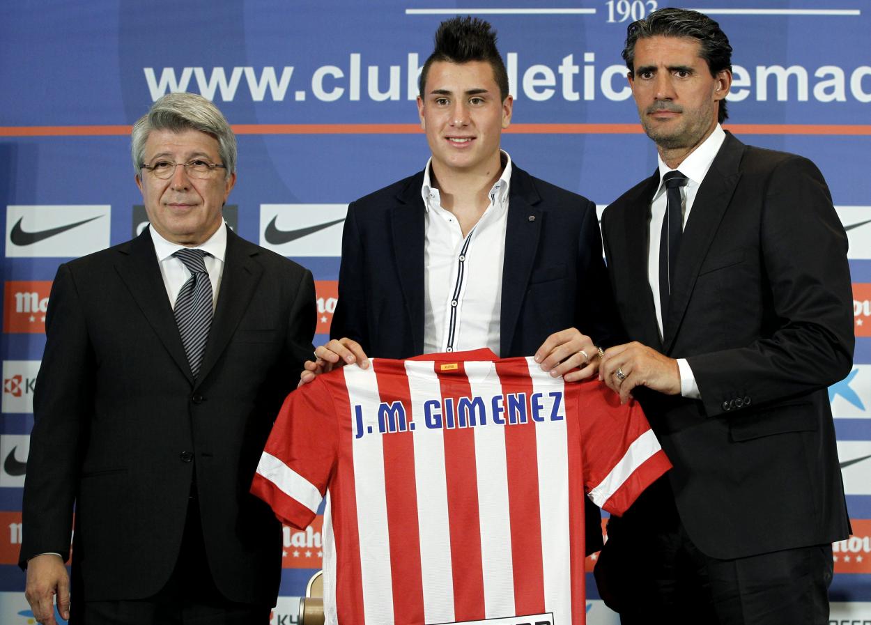 Giménez en su presentación con el Atlético de Madrid / @LaLiga en X