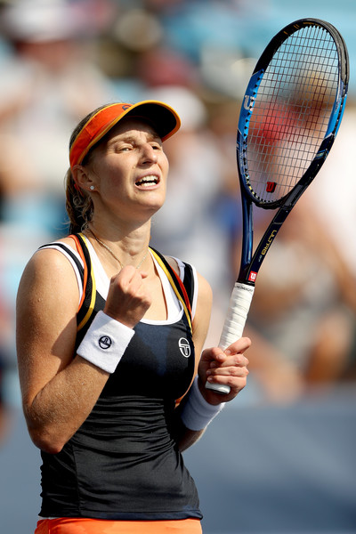 Ekaterina Makarova celebrates her emotional win | Photo: Matthew Stockman/Getty Images North America