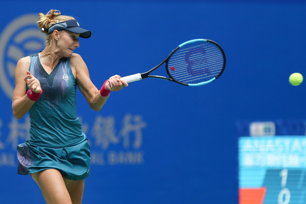 Ekaterina Makarova hits a forehand | Photo: Yifan Ding/Getty Images AsiaPac