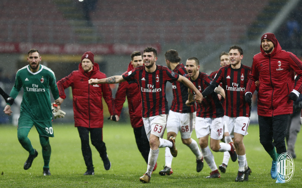 Los jugadores del Milan celebran la victoria | Foto: AC Milan