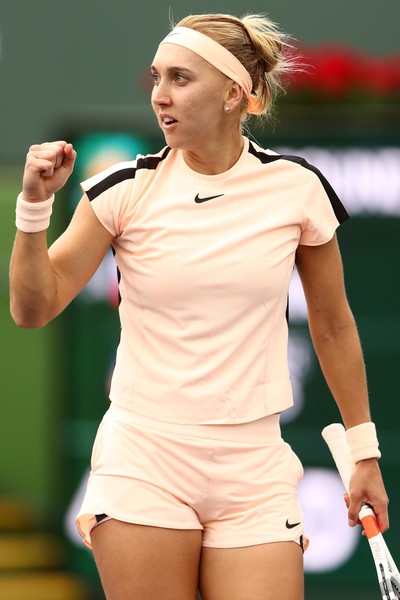 Elena Vesnina's tough mentality saw her rebound from the disappointing first set to prevail in three sets | Photo: Matthew Stockman/Getty Images North America
