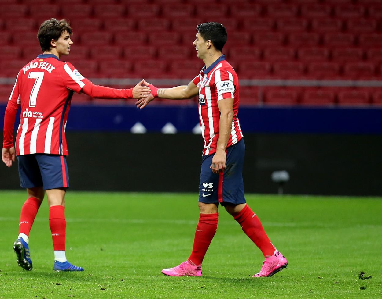 Joao Félix y Luis Suárez celebrando el tercer gol frente al Cádiz CF / Twitter: Atlético de Madrid