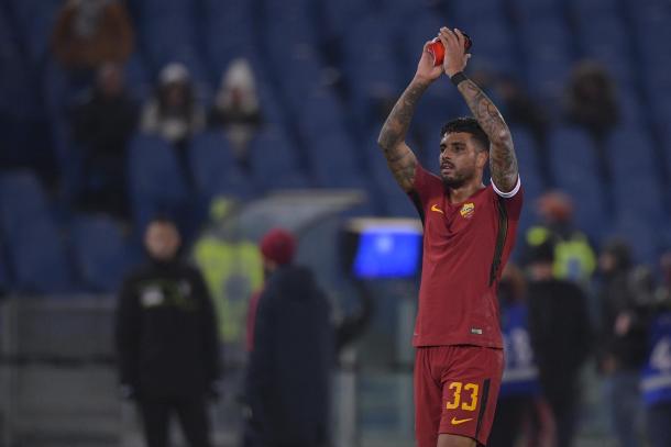 Ederson saludando a los aficionados romanos después de su derrota ante el Torino / Foto: AS Roma