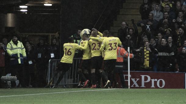 Los jugadores del Watford festejan la igualdad. Foto: twitter.com/WatfordFC