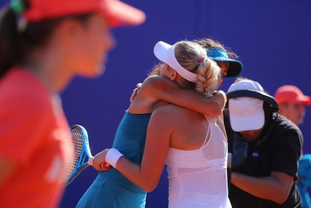 Sportsmanship at its best: Potapova and Danilovic share a warm hug after the match | Photo: Moscow River Cup
