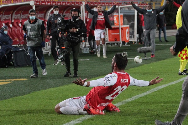 Patricio Cucchi celebrando el gol con el que Santa Fe se instaló en la final. Imagen: Independiente Santa Fe