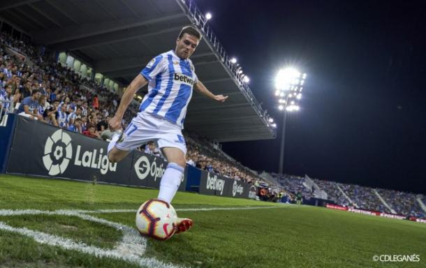 Eraso bota un córner en Butarque | Foto: cdleganés.com