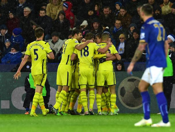 Los jugadores del Tottenham celebran el tanto de Eriksen ante el Leicester. Foto: The Independent