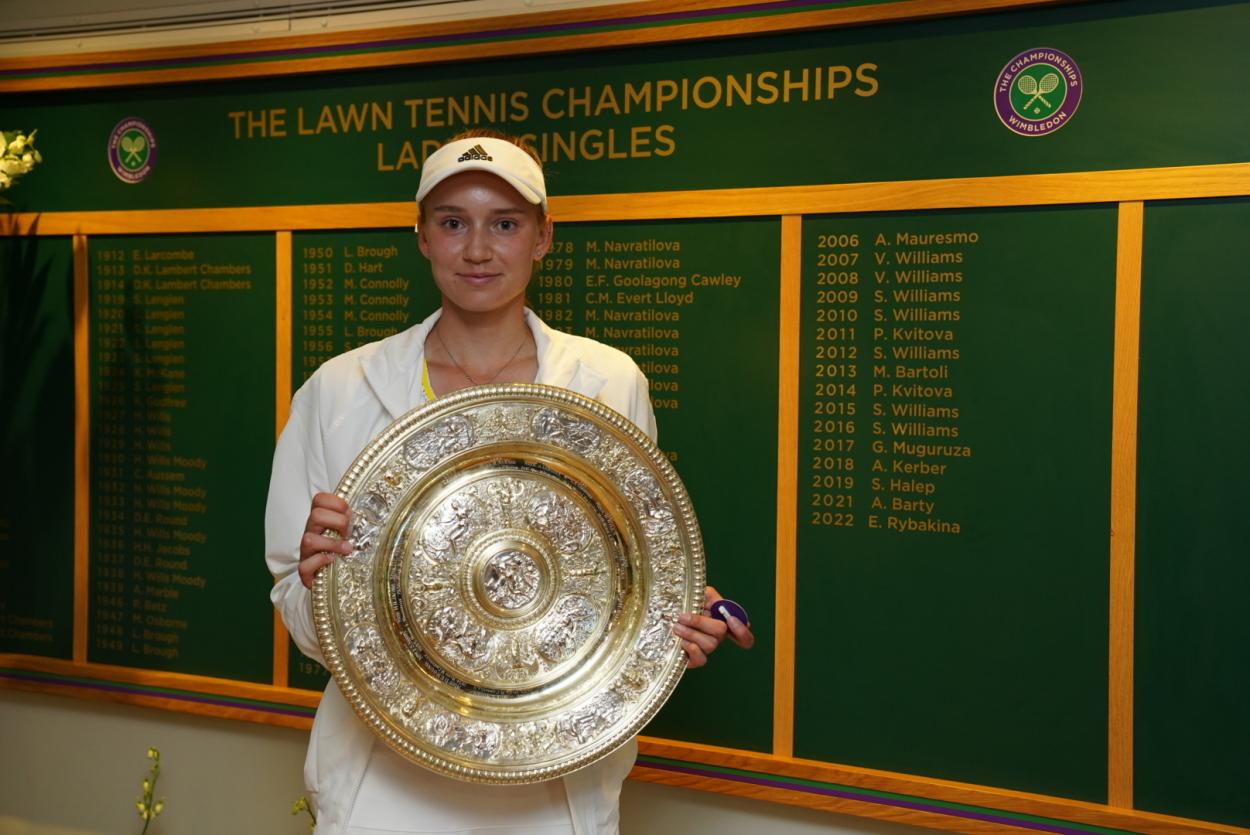 <strong><a  data-cke-saved-href='https://www.vavel.com/es/tenis/2022/04/21/1109246.html' href='https://www.vavel.com/es/tenis/2022/04/21/1109246.html'>Elena Rybakina</a></strong> Foto @Wimbledon