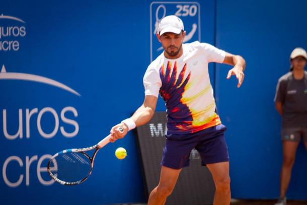 Estrella Burgos hits a forehand in his finals victory on Sunday. Photo: Ecuador Open Quito