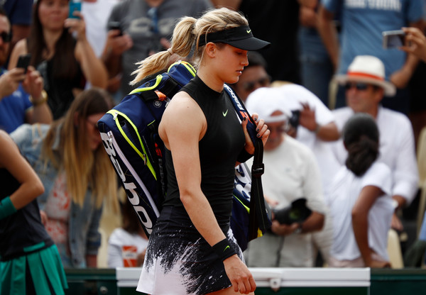 Eugenie Bouchard exits the court after the loss with disappointment | Photo: Adam Pretty/Getty Images Europe