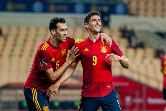Gerard Moreno comemorando seu gol (Foto: Divulgação/Espanha)