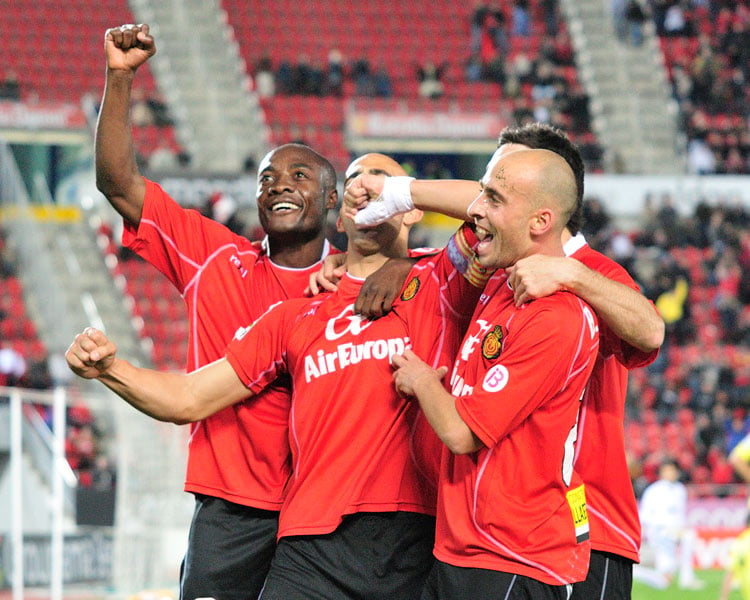 Jugadores del Mallorca festejando un gol en la temporada 09-10. Fuente: Fútbol Balear