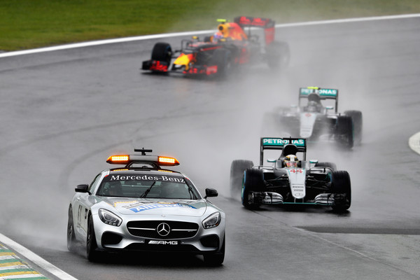Salida del Gran Premio de Brasil 2016, donde resurgió la polémica por el Safety Car. Fuente:Clive Mason/Getty Images