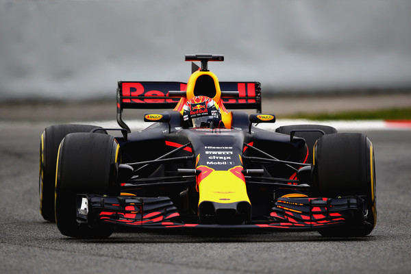 Max Verstappen rodando durante la segunda jornada de test. Fuente: Getty Images