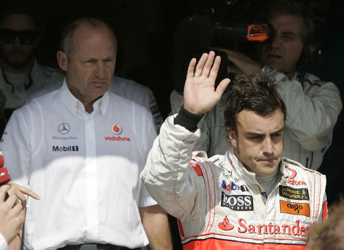 Alonso y Ron Denis en el GP de Hungria | Foto: Fórmula Directa