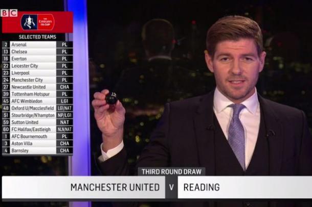 Steven Gerrard durante el sorteo. Captura BBC