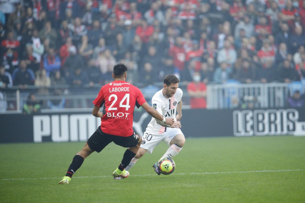 Messi y Laborde. Fuente: PSG