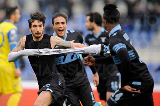 Cataldi celebra el tanto que culminaba la remontada laziale | Foto: Lazio