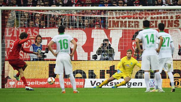 Müller sella el resultado de penal. // (Foto de fcbayern.de)