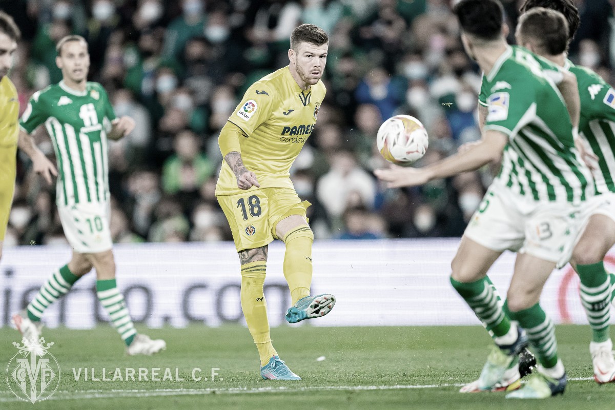 Alberto Moreno disputando el encuentro de la temporada pasada (J23, 0-2). | Fuente: @VillarrealCF