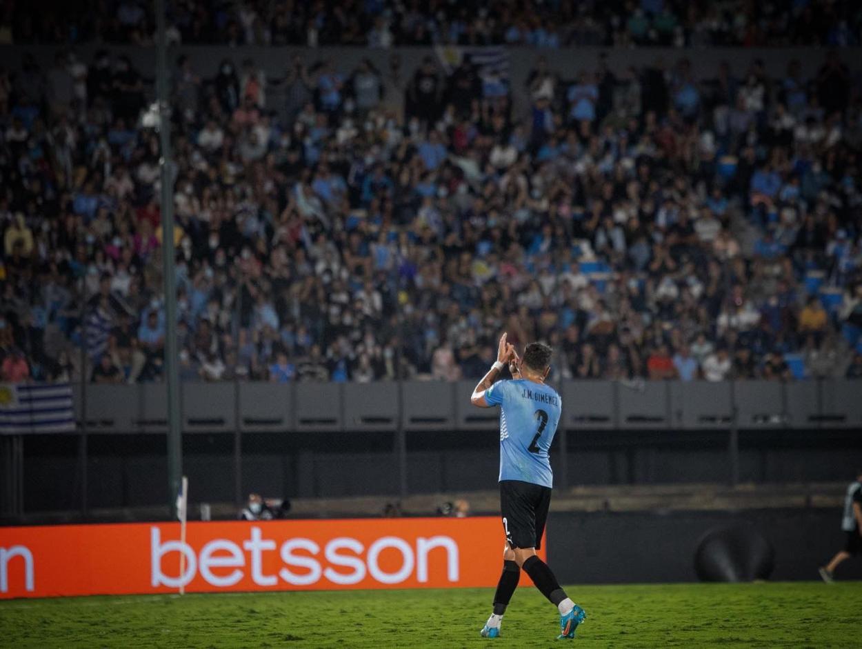 Giménez en un partido con la selección / @JoseMaGimenez13 en X