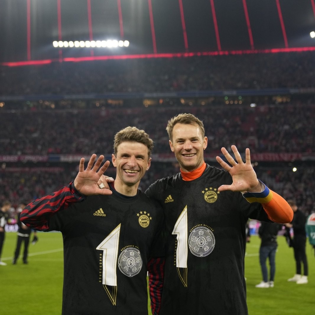 Thomas Müller junto a Manuel Neuer celebrando su última Bundesliga / Fuente: Bayern de Múnich