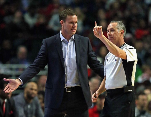 Chicago Bulls Head Coach Fred Hoiberg complains to the referee during the Bulls game against the Atlanta Halks / Jonathan Daniel - Getty Images