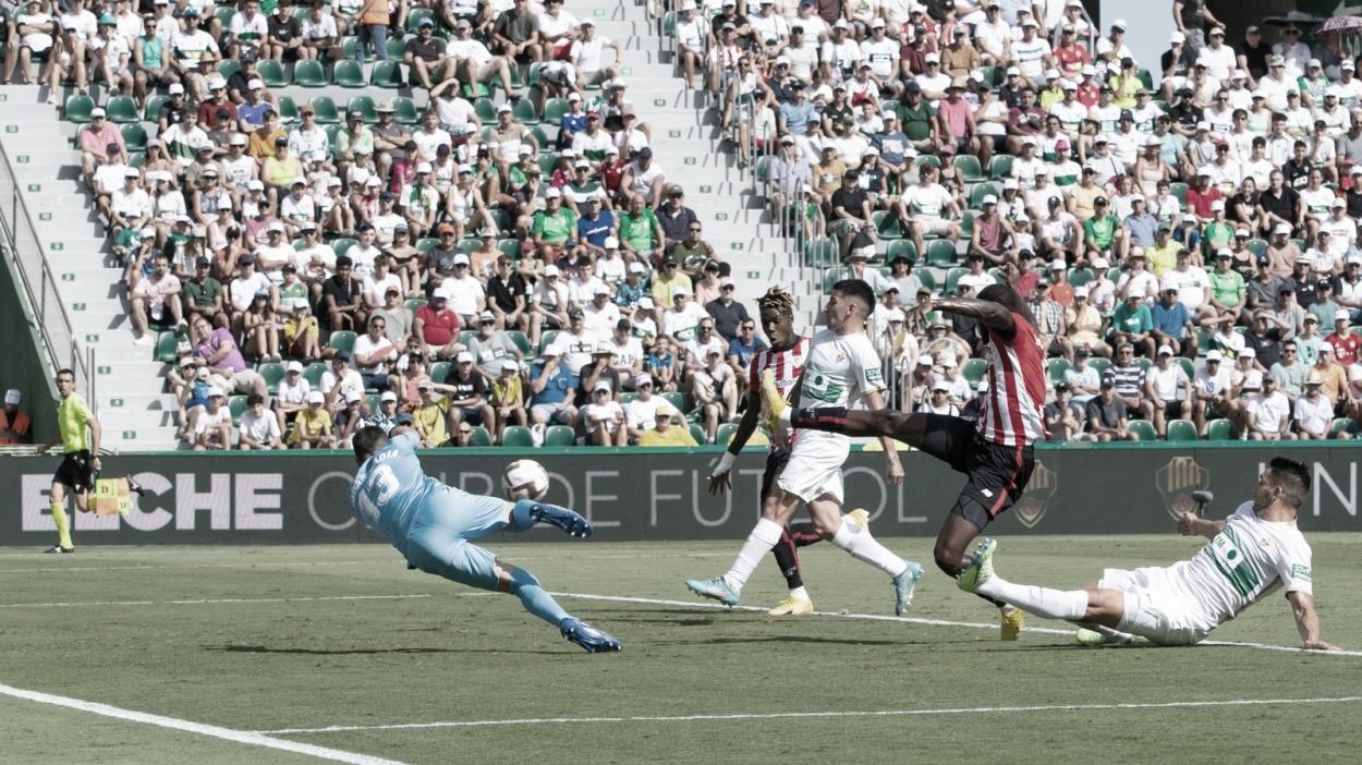 Nico Fernández se marca en propia puerta el 0-1 | Fuente: Cuenta oficial del Athletic en Twitter