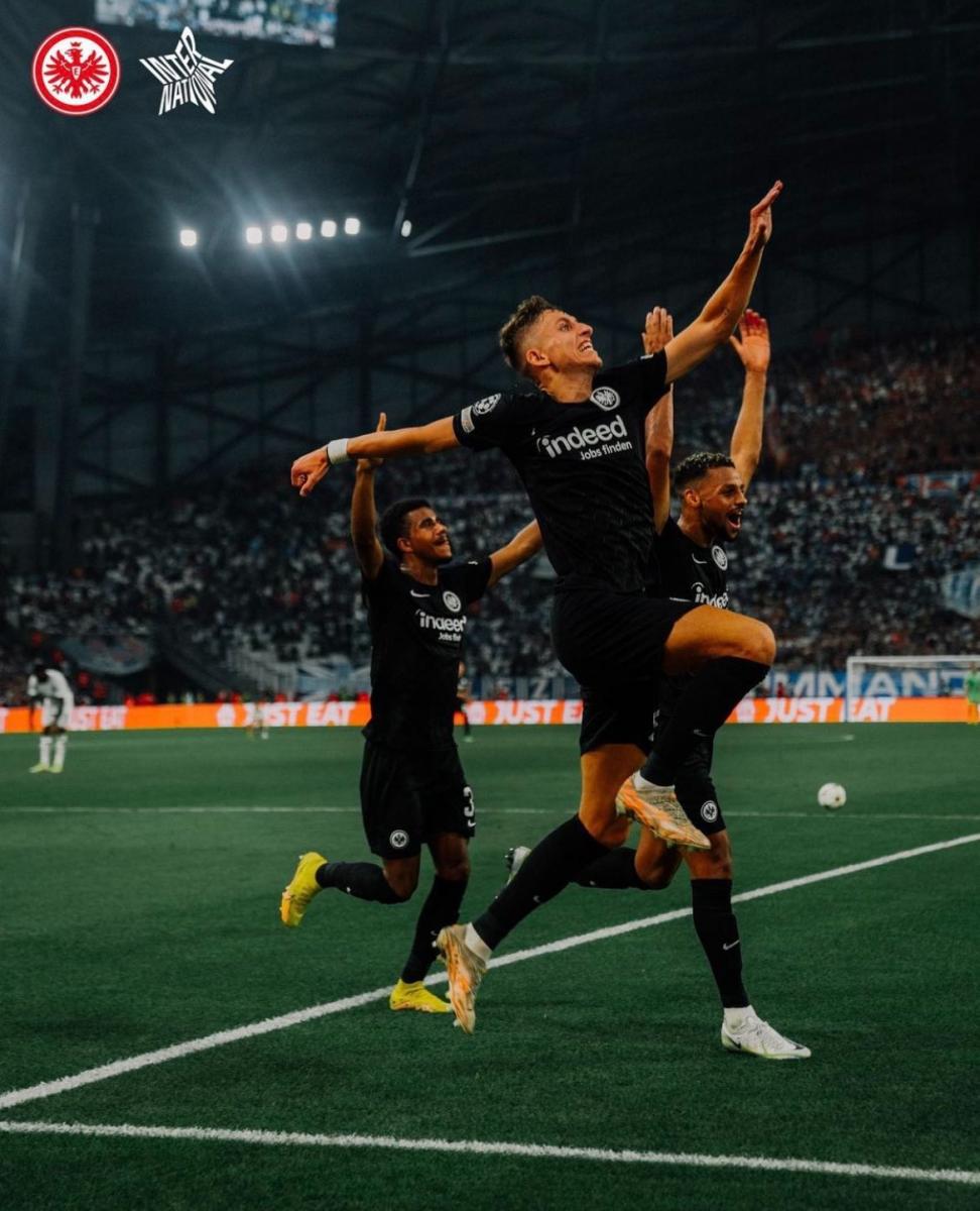 Lindstrom en la celebración de su gol / Fuente: Eintracht Frankfurt