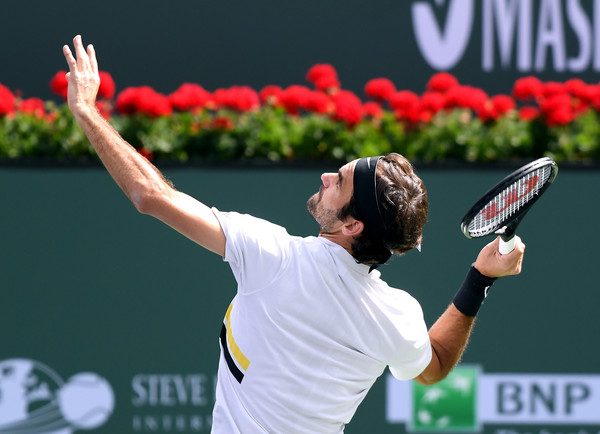 Federer served brilliantly in the third set until it mattered most. Photo: Harry How/Getty Images