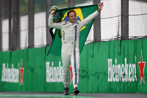 Felipe Massa se despide de la afición en Brasil'16. Fuente: Clive Mason/Getty Images