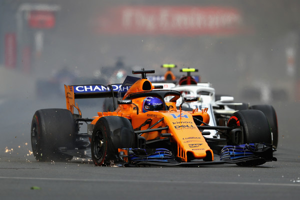 Fernando Alonso tras el accidente con Sergey Sirotkin y Nico Hülkenberg en Azerbaiyán | Dan Istitene/Zimbio
