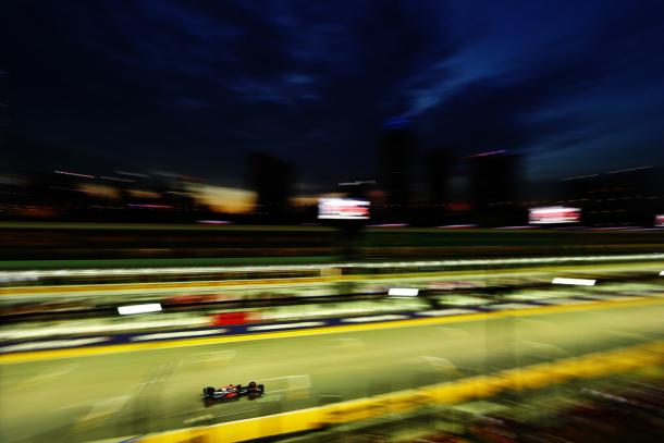 Fernando Alonso durante el GP de Singapur | Fuente: Getty Images