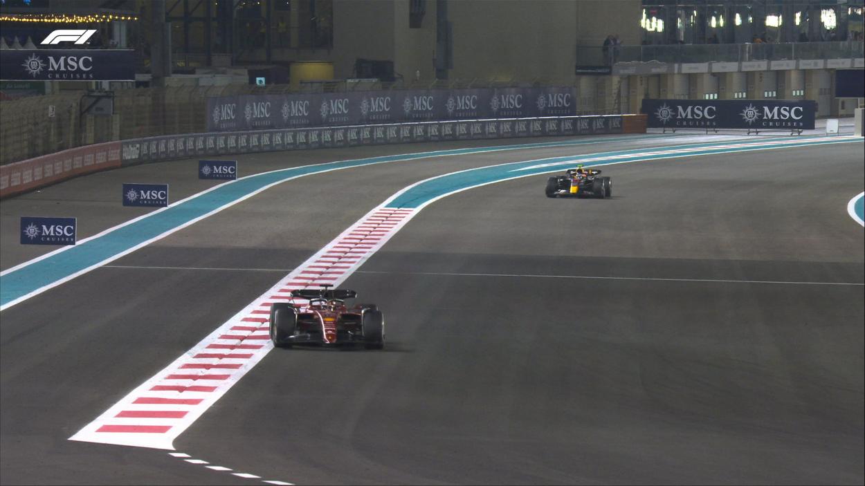 Checo y Leclerc en la carrera | Foto: @F1 (Twitter)