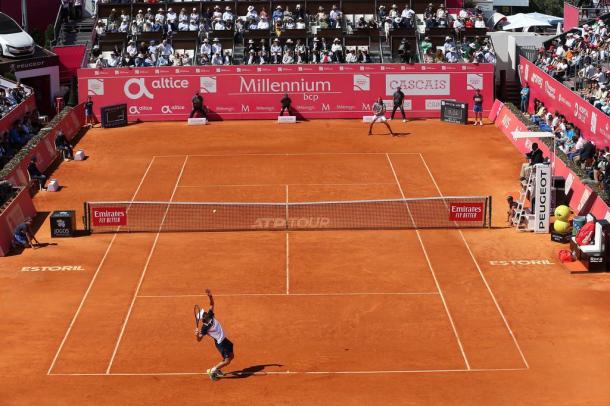 Pablo Cuevas and Stefanos Tsitsipas playing the final in Estoril. (Photo by Millennium Estoril Open)