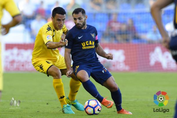 El capitan y lider del CF Reus volvio a ser Ramon Folch (izq.). (Foto: LaLiga)