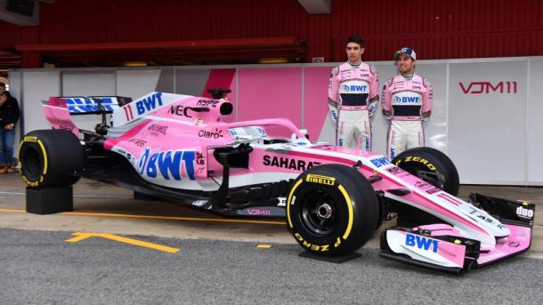 Esteban Ocon (esq.) e Sergio Pérez (dir.) são os pilotos para 2018 (Foto: Divulgação/Fórmula 1)