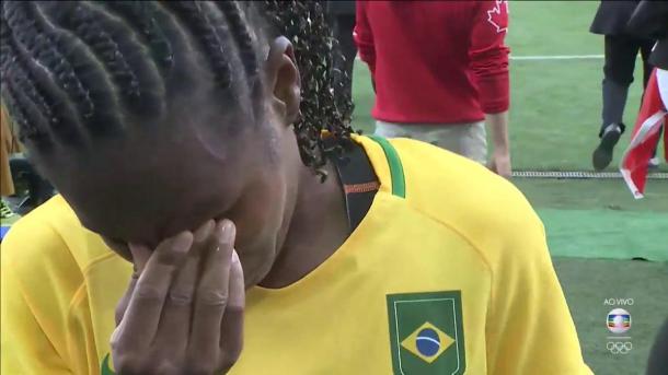 Após o quarto lugar na Olimpíada, Formiga chorou e pediu para que não esquecessem o futebol feminino (Foto: Reprodução)