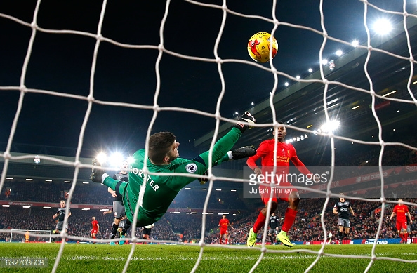 Fraser Forster realizó una gran actuación ante el Liverpool en semifinales | Foto: Getty Images