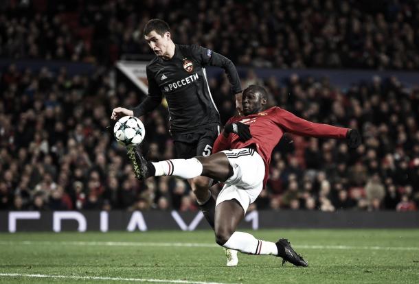 Romelu Lukaku fue inamovible y estampó el 1-1 | Foto: ManUtd