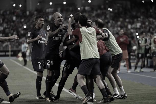 Los jugadores del PSG festejan uno de los goles ante el Mónaco. Foto: twitter.com/PSG_inside