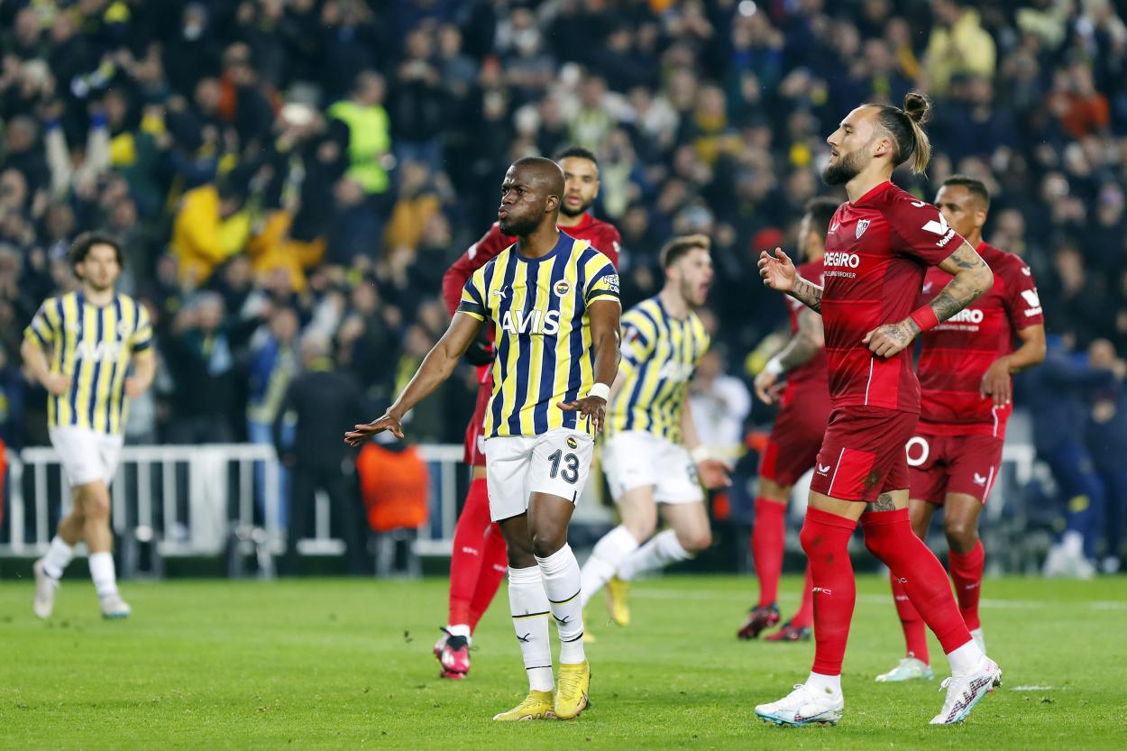 Enner Valencia comemorando o único gol da partida. Foto: Fenerbahçe/Divulgação