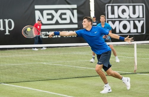 Taylor Fritz stretches for a volley in Stuttgart. Photo: Getty Images