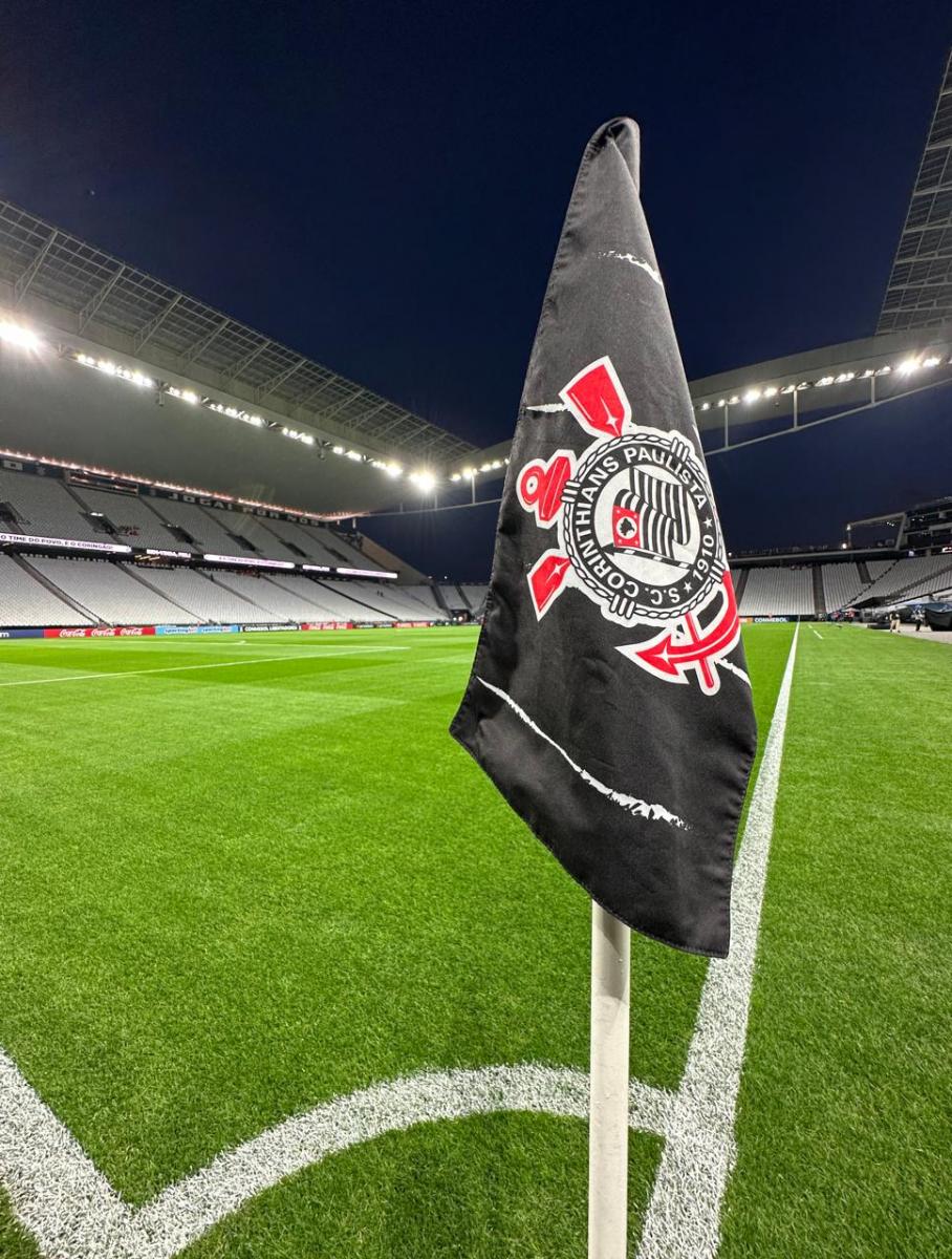 Mosquito marca no último minuto e Corinthians arranca empate com