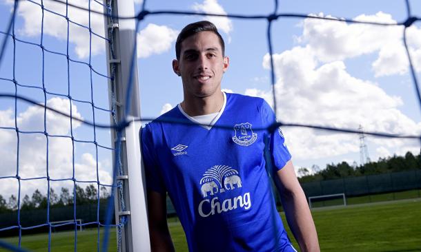 Funes Mori posa en la ciudad deportivo del Everton | The Guardian