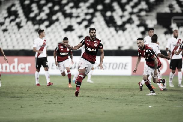 Ceifou! Dourado marcou o primeiro gol do Flamengo na Libertadores 2018 (Foto: Gilvan de Souza/Flamengo)